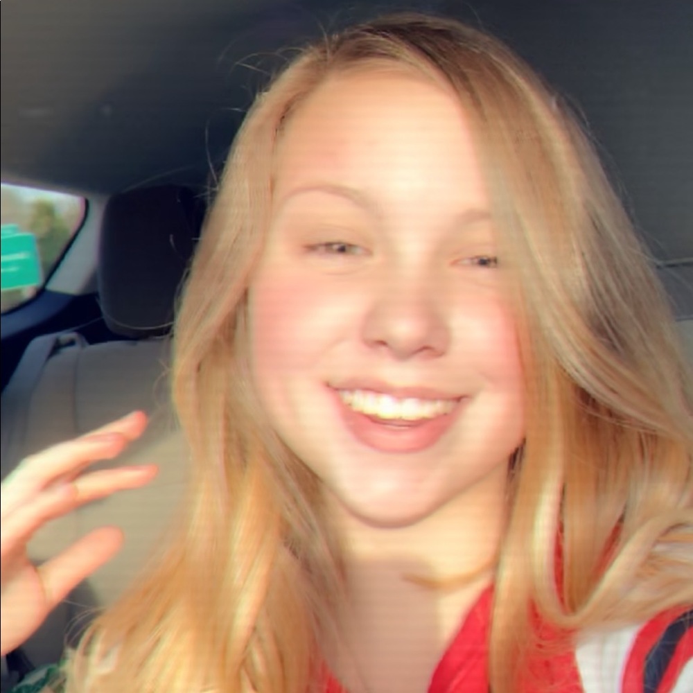 Meet your Posher, Emily